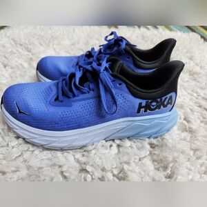 Hoka Arahi 7
